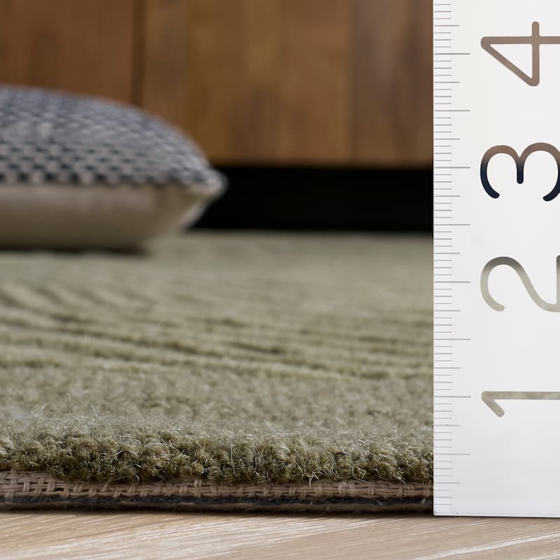 SAFAVIEH Handmade Ebony Sabiye Wool Rug