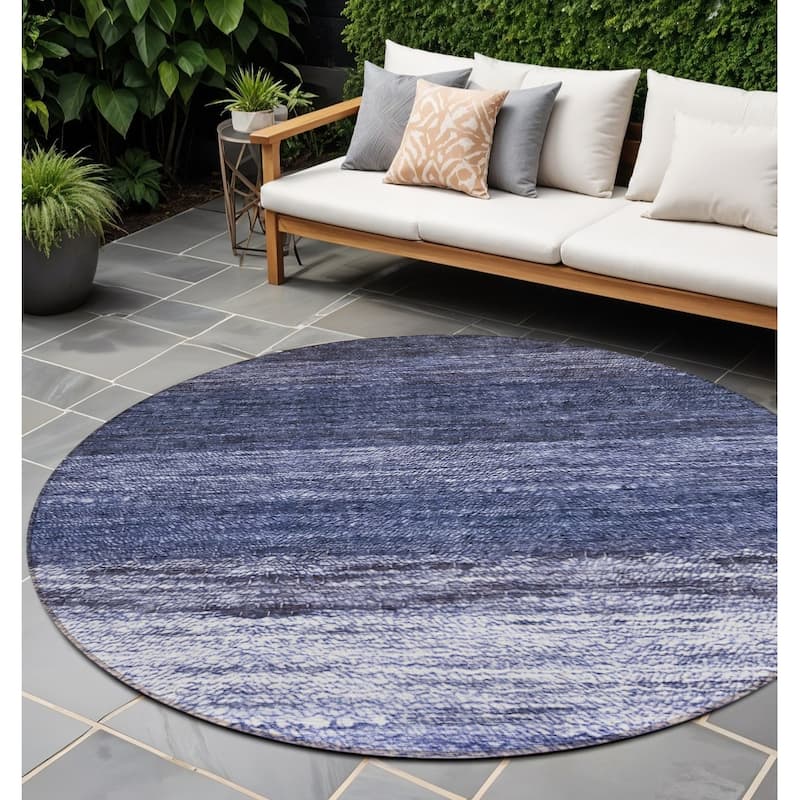 HomeRoots Ombre Transitional Rectangle Outdoor Rug - 8' Round