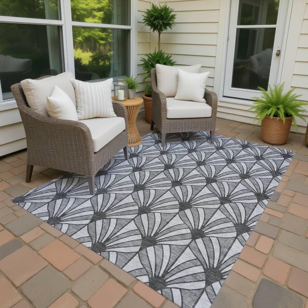 Machine Washable Indoor/ Outdoor Casual Kim Chantille Rug