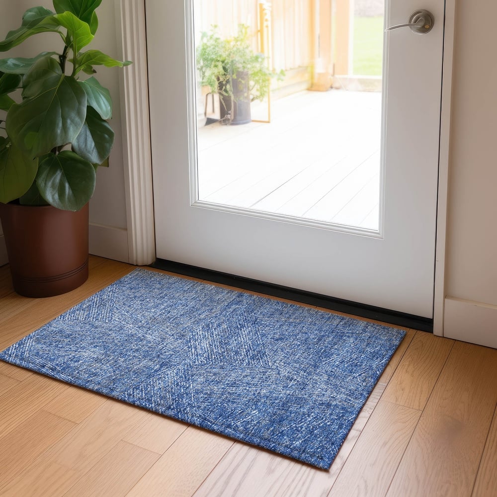 Machine Washable Indoor/ Outdoor Solid Geo Chantille Rug