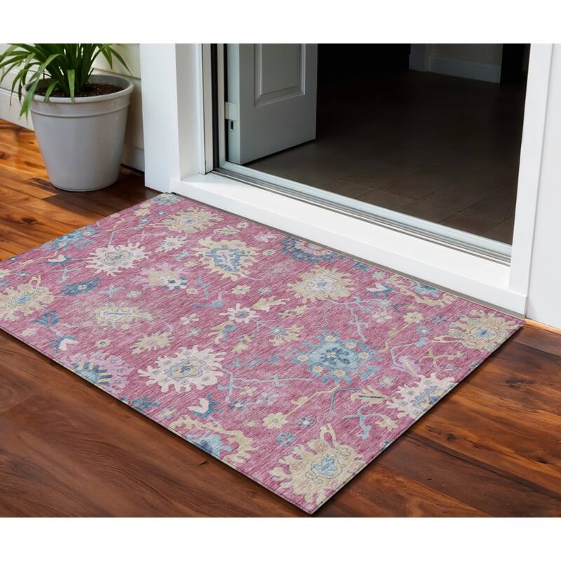 HomeRoots Floral Transitional Rectangle Outdoor Rug - 3' x 5'
