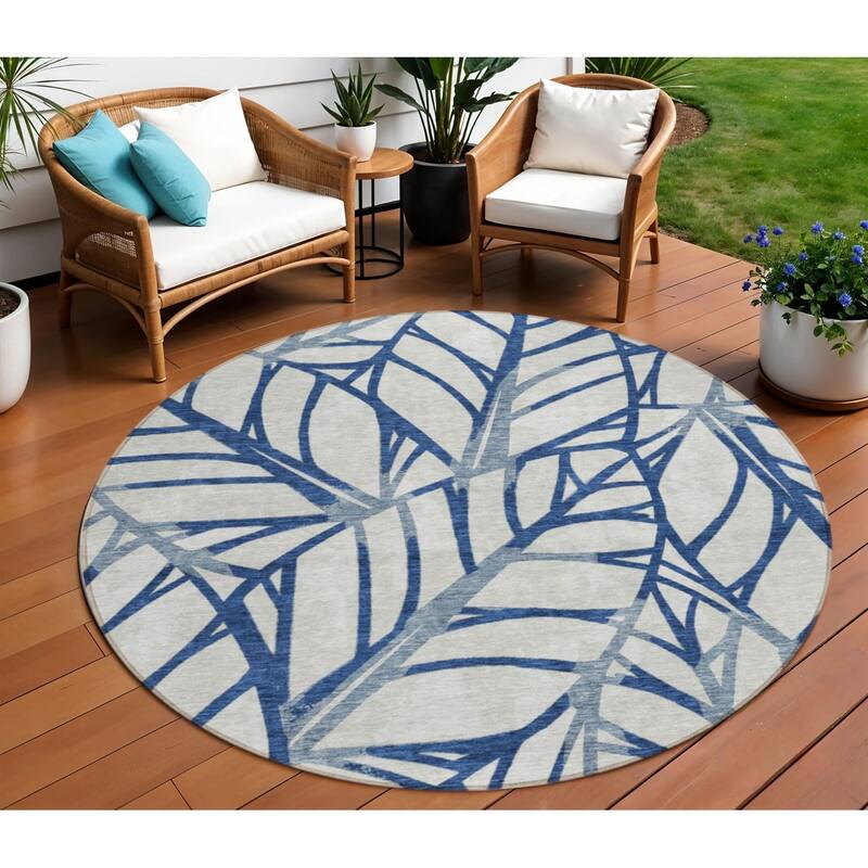 HomeRoots Floral Transitional Rectangle Outdoor Rug - 8' Round