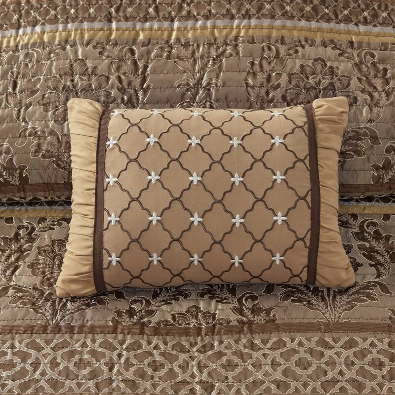 GDF Studio - Bellagio 6-Piece Reversible Jacquard Quilt Set with Decorative Pillows