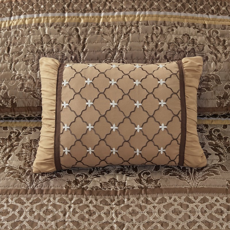 Madison Park Venetian 6 Piece Jacquard Quilt Set with Throw Pillows