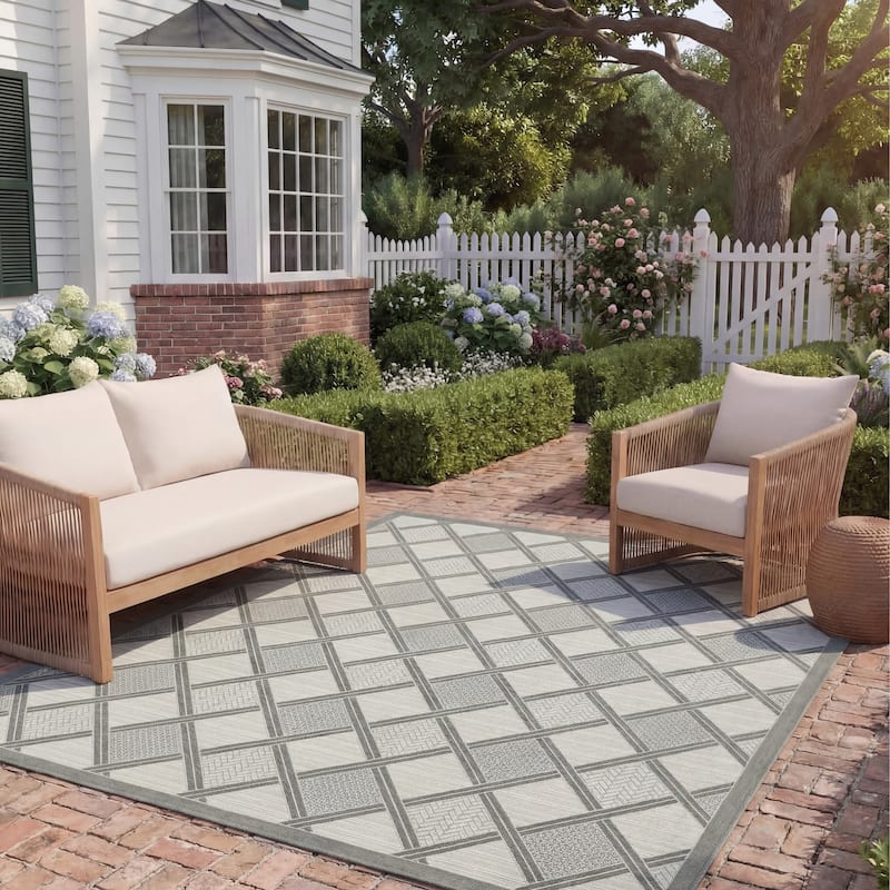 SAFAVIEH Courtyard Stiliana Indoor/ Outdoor Waterproof Patio Backyard Rug