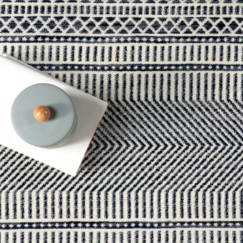 Nuloom Lavender Geometric Fringe Area Rug