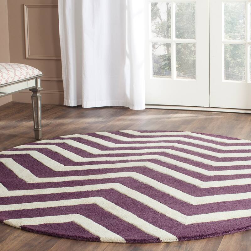 SAFAVIEH Handmade Cambridge Terttu Chevron Wool Rug - 6' Round - Purple/Ivory