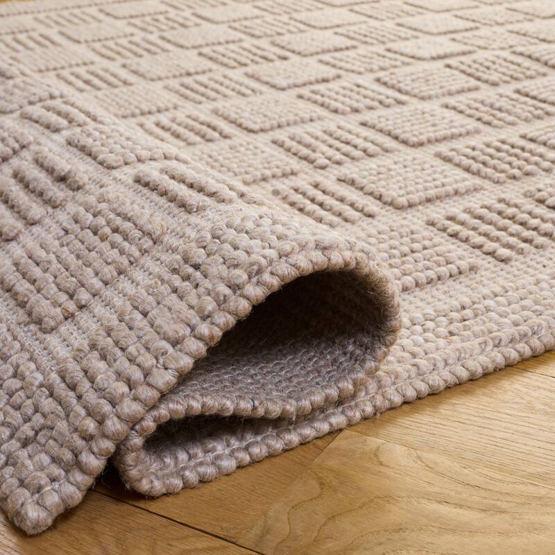 SAFAVIEH Handmade Natura Erjeta Raised Textured Wool Blend Rug