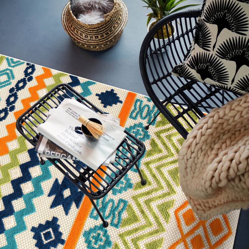 Troyes Contemporary Bohemian Indoor/Outdoor Area Rug