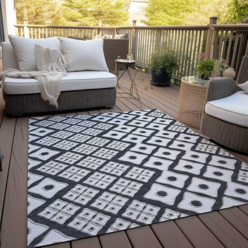 Machine Washable Indoor/ Outdoor Chantille Diamond Rug