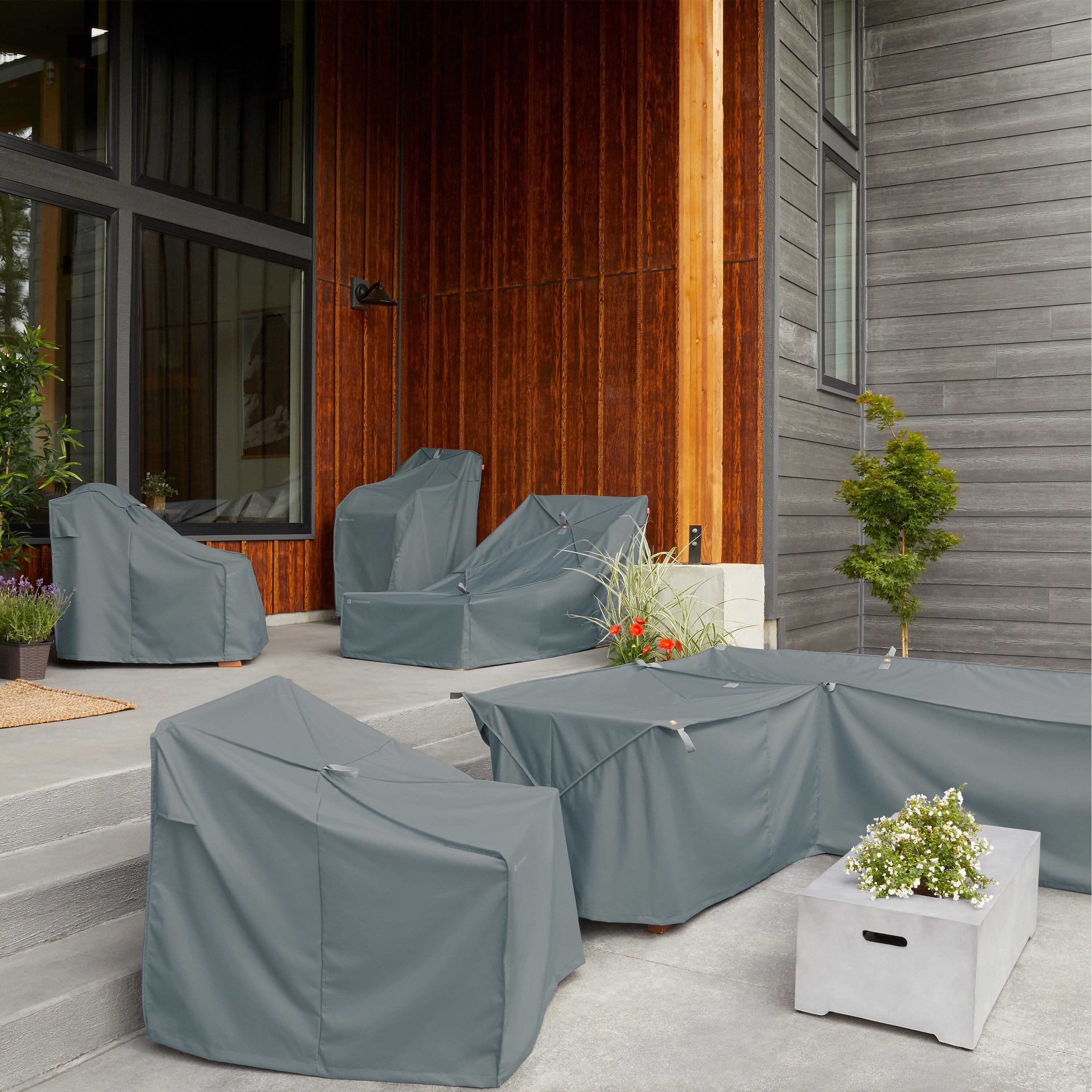 Storigami cushions top