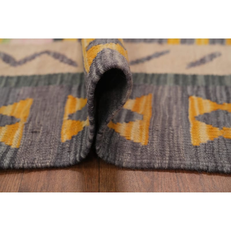 Hand Woven Southwestern Wool Multi-Colored Geometric Area Rug - 9' 8'' X 6' 3''