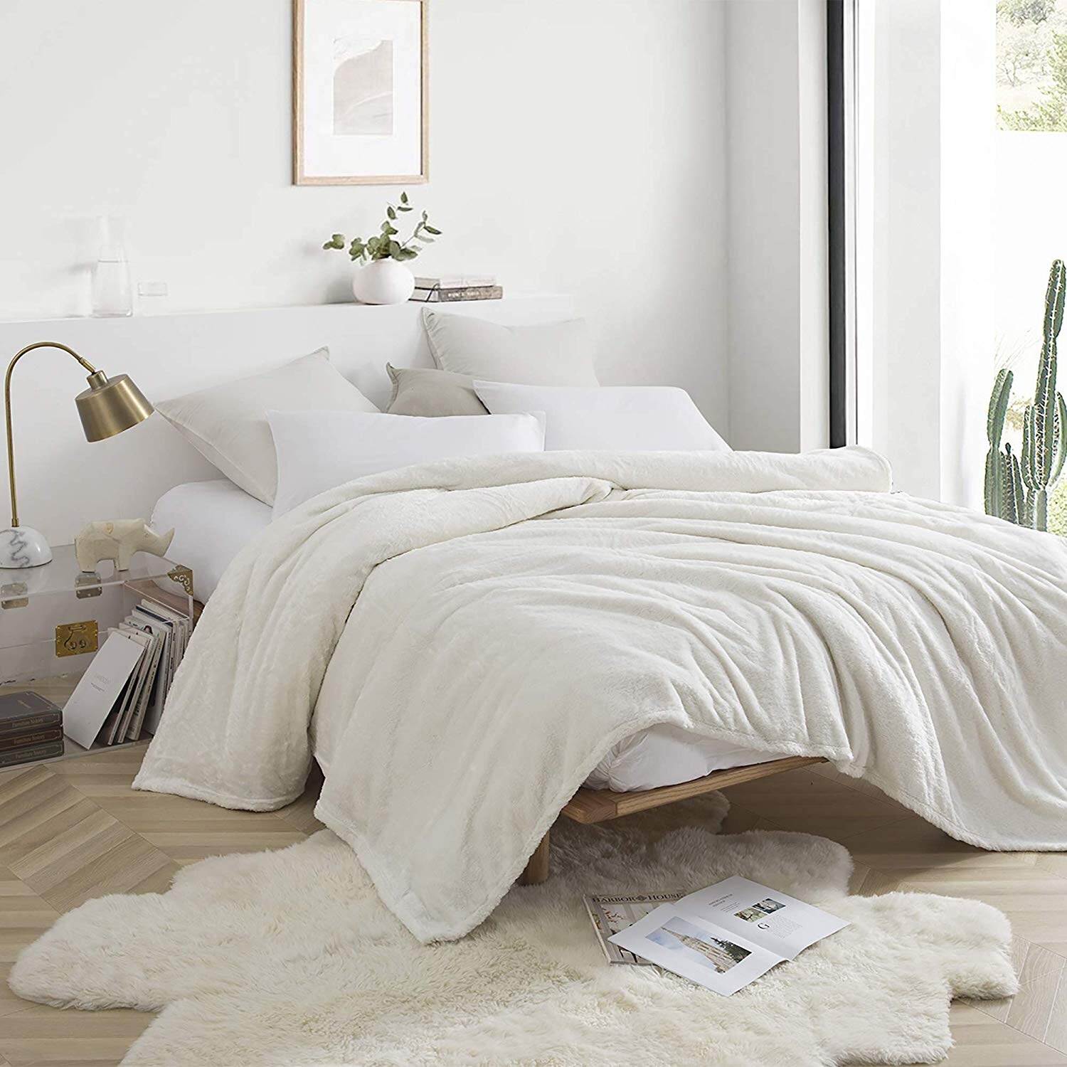 Comfy blankets for best sale bed