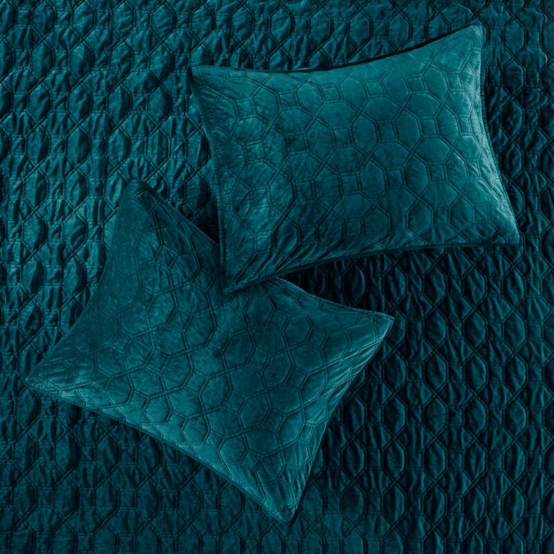 Madison Park Emery 3 Piece Velvet Quilt Set