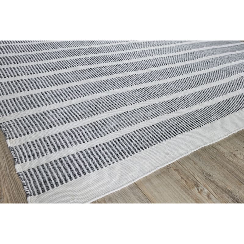EXQUISITE RUGS Boca Indoor/Outdoor Flatweave PET yarn Ivory/Black Area Rug.