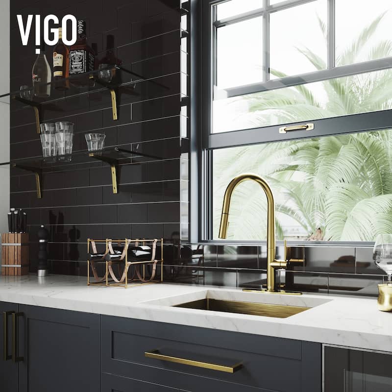 VIGO Greenwich 18" H Single Handle Pull-Down Sprayer Kitchen Faucet
