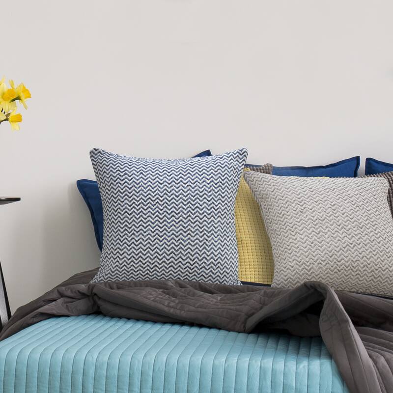 HomeRoots 22" X 22" Navy Blue And White 100% Cotton Chevron Zippered Pillow