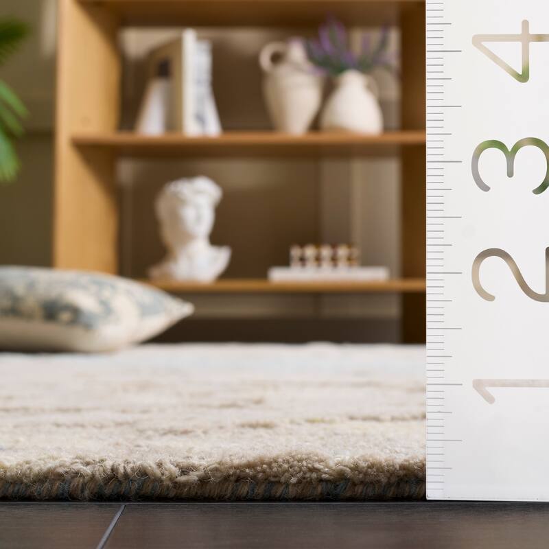 SAFAVIEH Handmade Harvest Jody Wool Rug