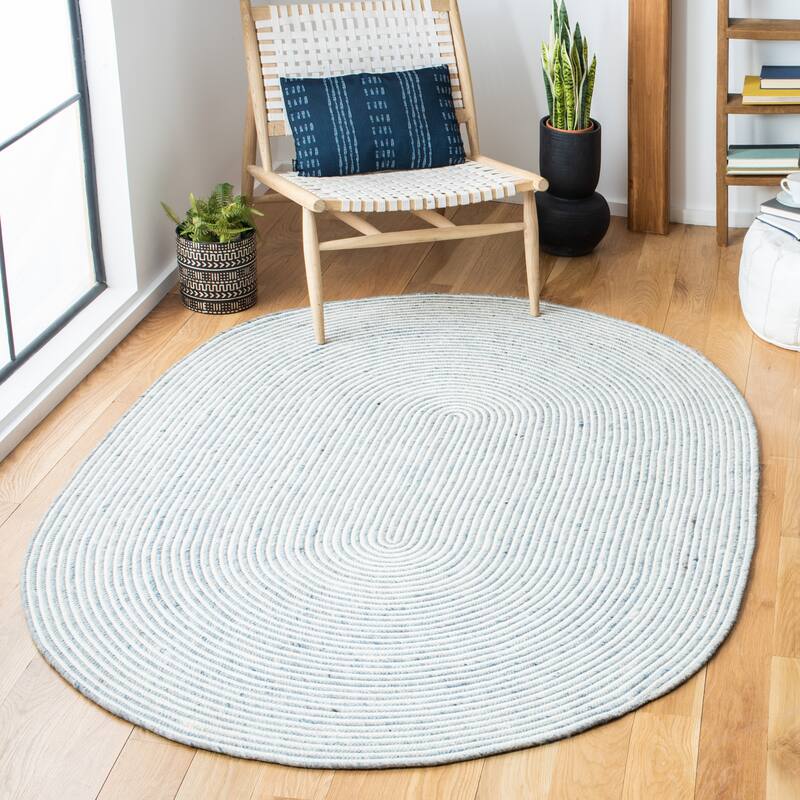 SAFAVIEH, Handmade Braided Bahrie Wool Rug