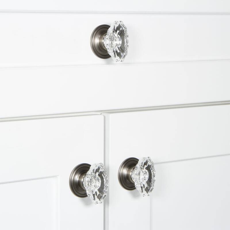 Grandeur BIAR-CRYS-KNOB-GEO Biarritz 1-3/4" Crystal Fluted Farmhouse