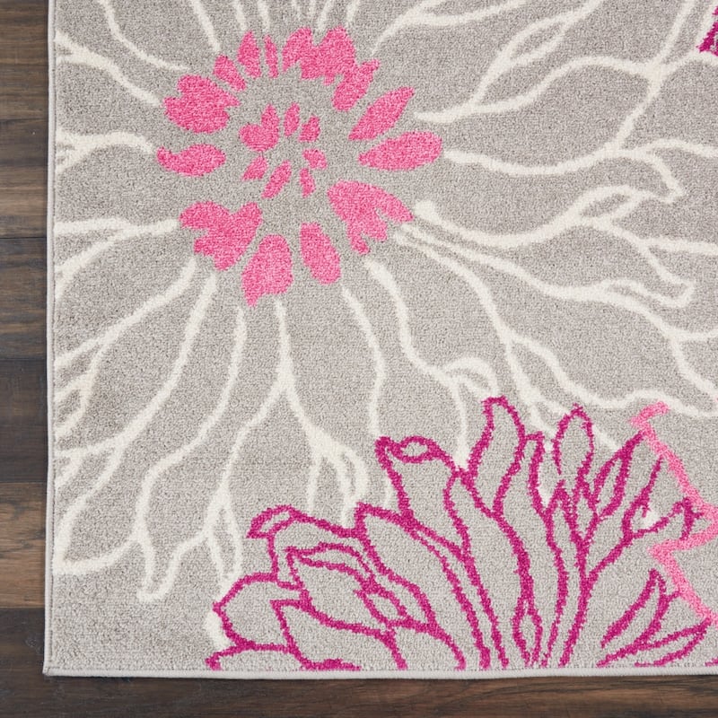 Ruba Power Loomed Floral Area Rug By HomeRoots - 9' x 12'