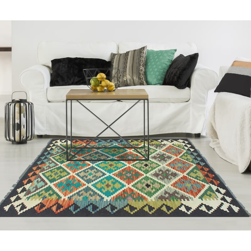 Flatweave Magdali Black/Ivory Rug - 3'4" x 4'11"