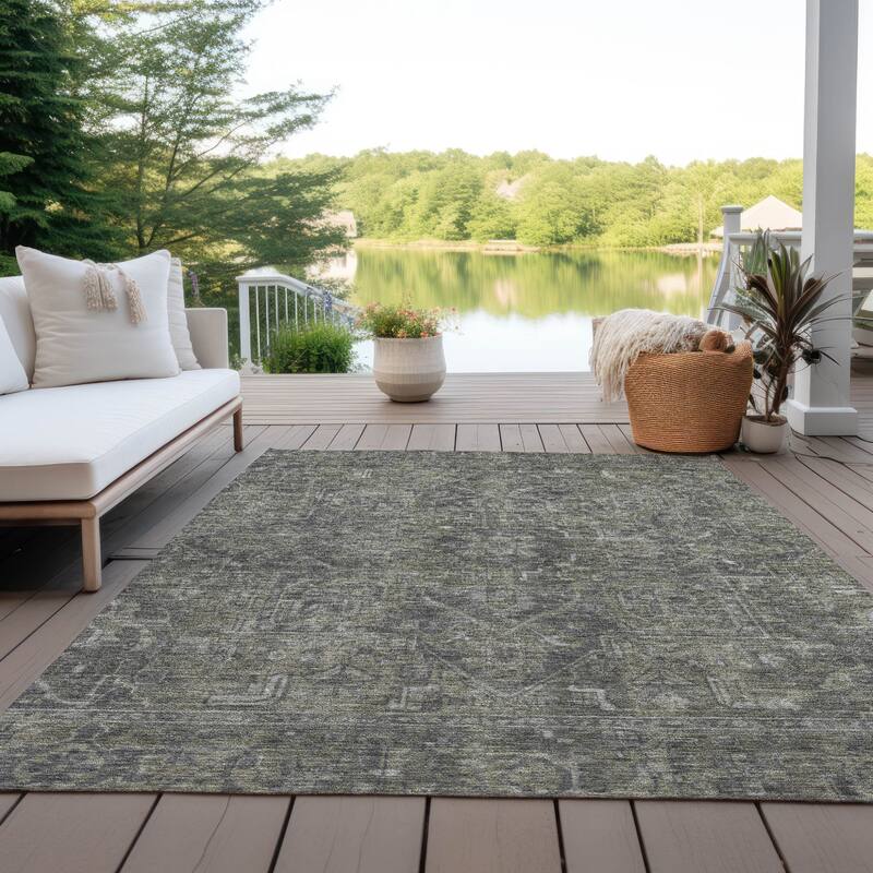 Bora Oriental Weather Resistant Refined Traditional Outdoor Rug
