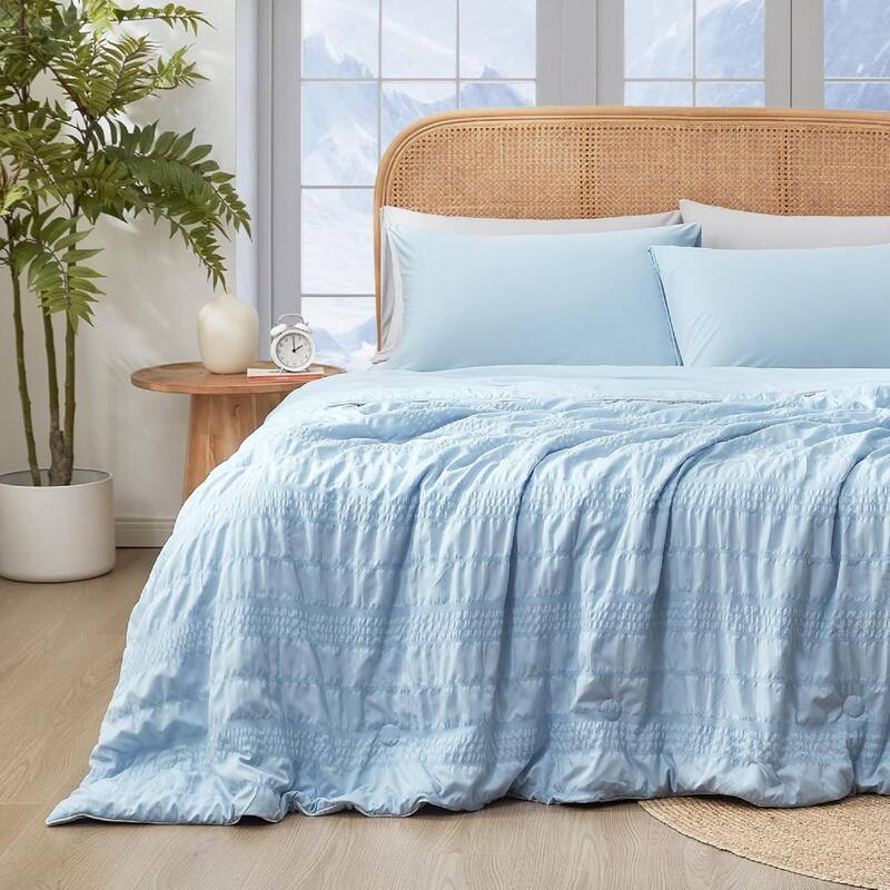 Lightweight Cooling Reversible Bed Blanket, Breathable Seersucker Comforter for Hot Sleepers - Cold Blue - King (108"x90)