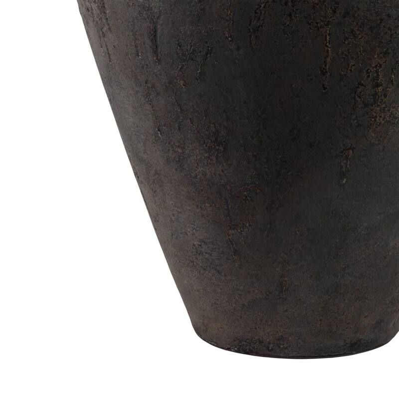 Pottery Terracotta Vase with Sculpted Rim Detail and Textured Surface