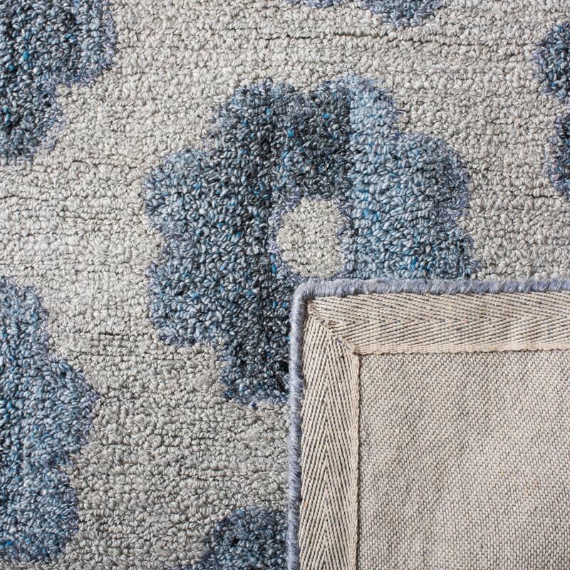 SAFAVIEH Handmade Abstract Vistiana Floral Wool Rug