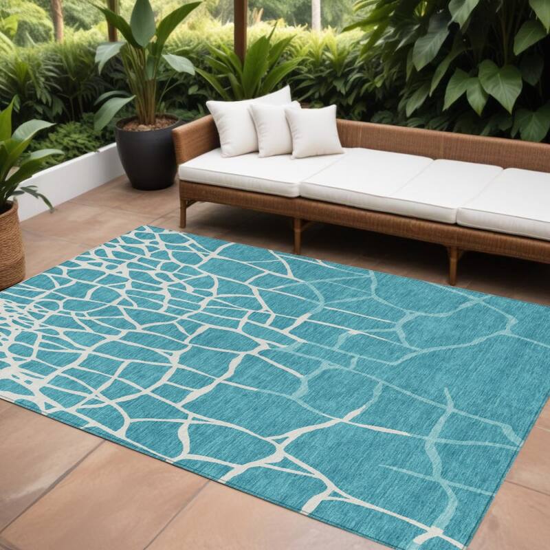 HomeRoots Abstract Transitional Rectangle Outdoor Rug - 8' X 10'