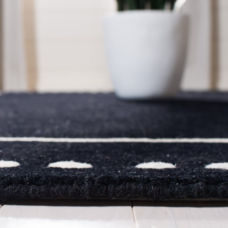 SAFAVIEH Handmade Bella Alverta Dotted Border Wool Rug