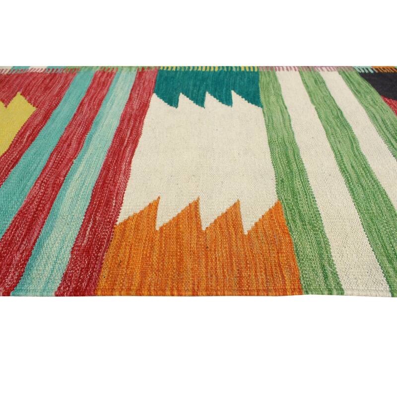 Modern Flatweave Manar Ivory/Green Rug - 5'8" x 8'1"