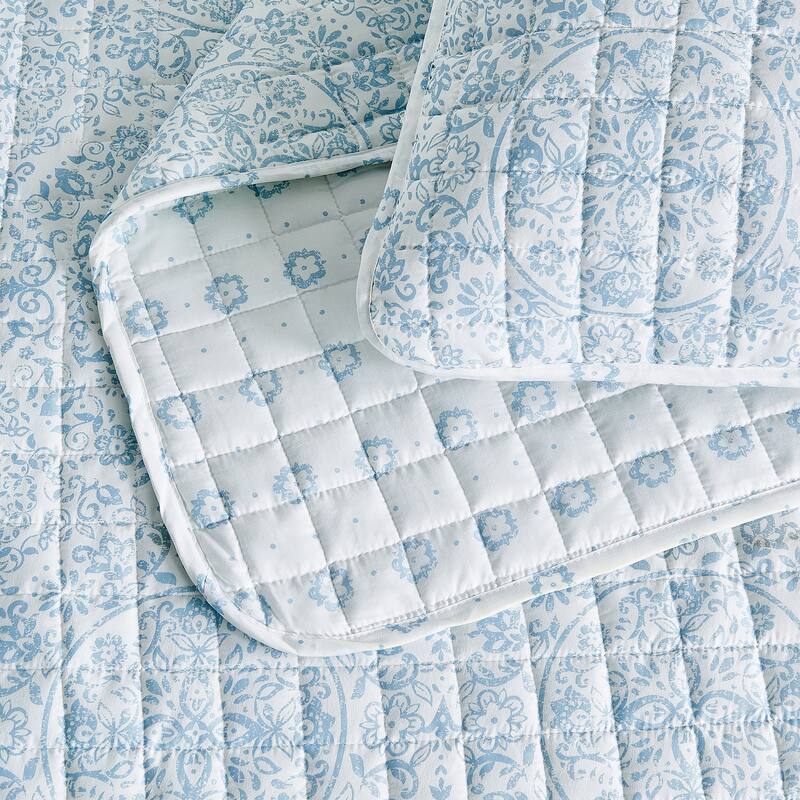 Linery & Co. Floral Printed Reversible Stitched Quilt Set with Shams