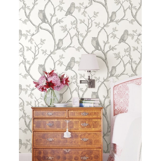 Brewster Enchanted Forest Grey Owl & Tree Wallpaper - 20.5 x 396 x 0.025