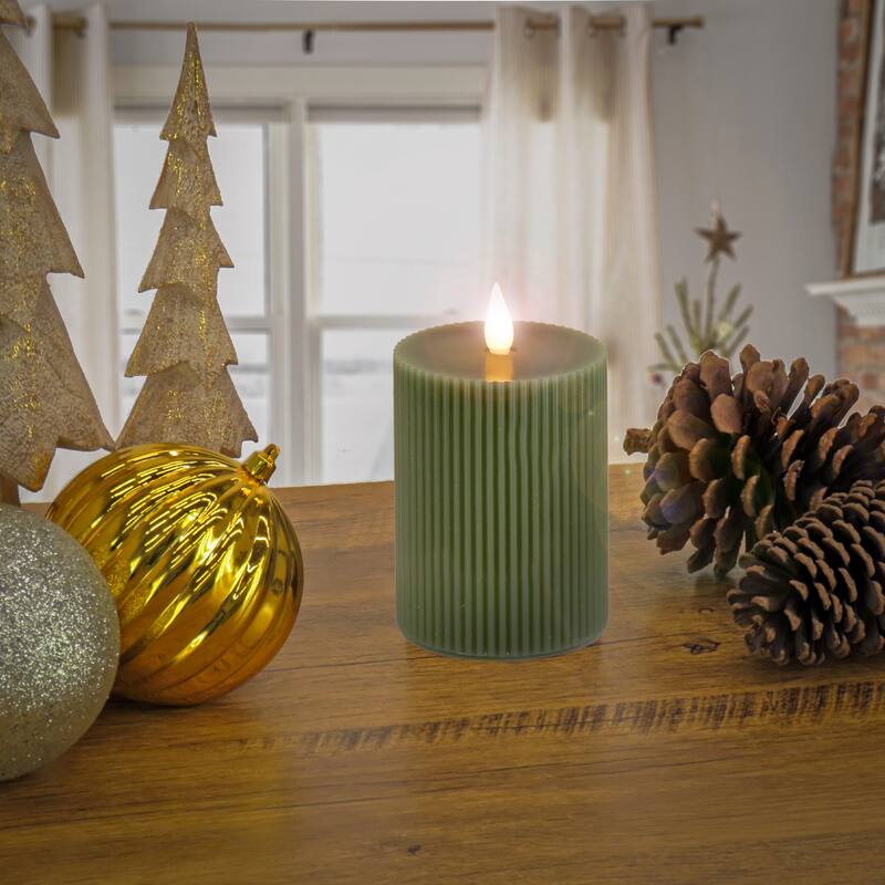 HGTV Home Collection Georgetown 6 in Real Motion Flameless Candle With Remote, Green LED - 6 in