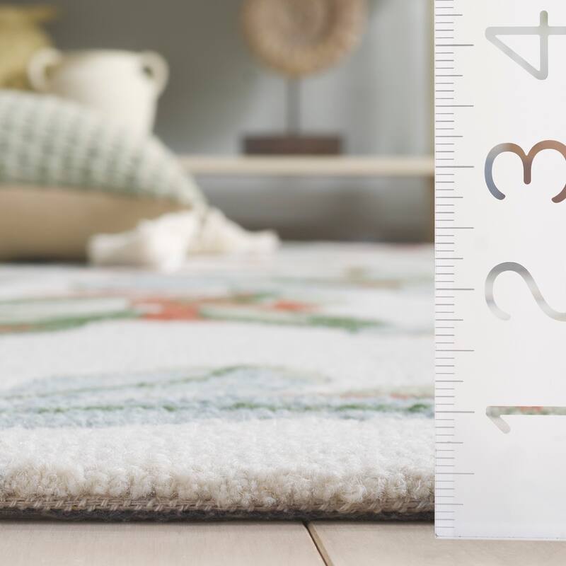 SAFAVIEH Handmade Jardin Annaros Floral Wool Rug