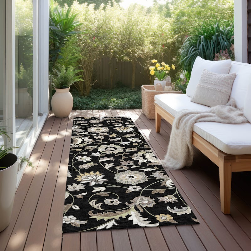 Machine Washable Indoor/ Outdoor Traditional Chantille Rug - Black - 2'3" x 7'6"