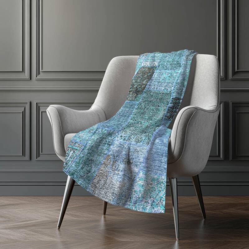 Premium Machine Washable Traditional Patchwork Sherpa Throw Blanket