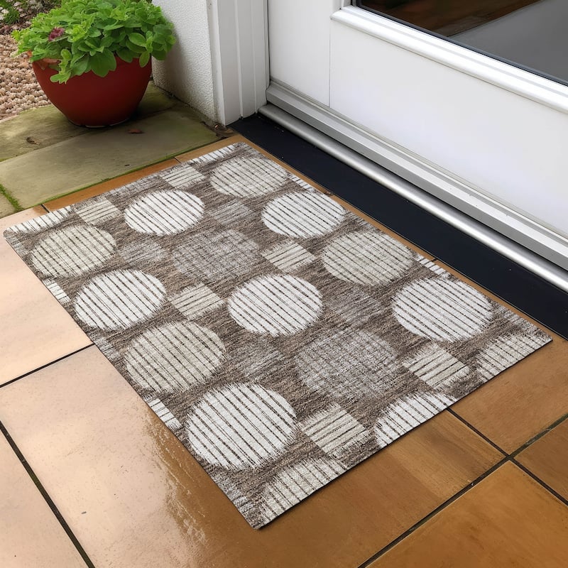 Machine Washable Indoor/ Outdoor Chantille Contemporary Dotty Rug - Brown - 1'8" x 2'6"