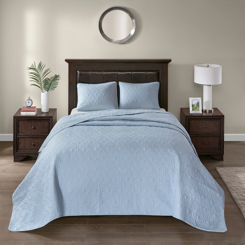 Madison Park Mansfield Reversible Oversized 3-piece Solid Texture Bedspread Quilt Set with Matching Shams