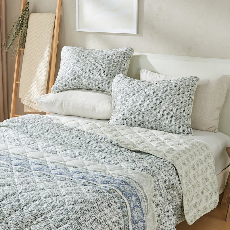 Patina Vie Maison Vintage Floral Printed Quilt Set with Shams