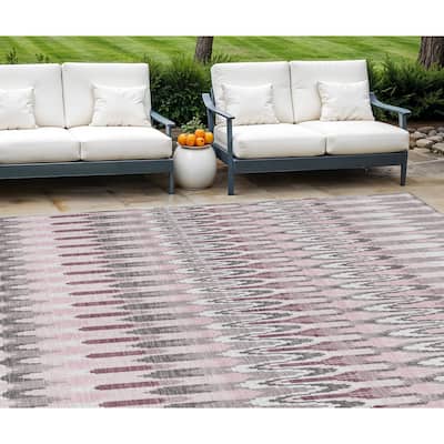 HomeRoots Southwestern Transitional Rectangle Outdoor Rug