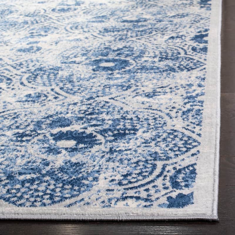 SAFAVIEH Brentwood Cira Traditional Oriental Rug