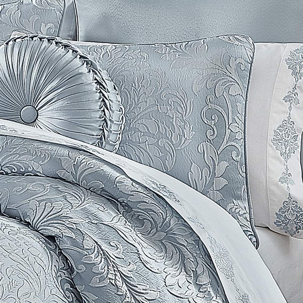 J. Queen New York Malita Comforter Set