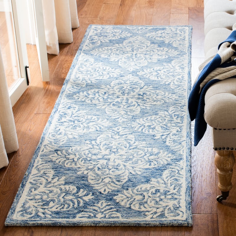 SAFAVIEH Handmade Micro-Loop Sarma Wool Rug