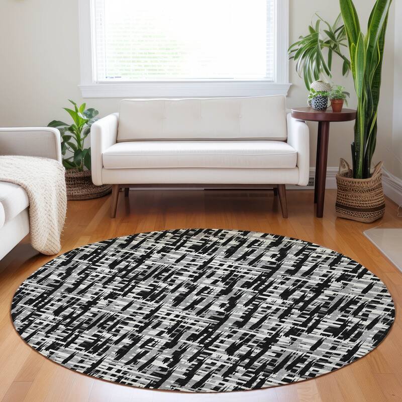 Machine Washable Indoor/ Outdoor Modern Crosshatch Chantille Rug - Black - 8' x 8'