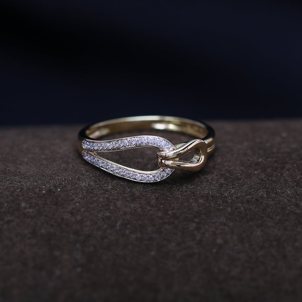 1/10ct TDW Diamond Fashion Ring in 10K Gold for Women