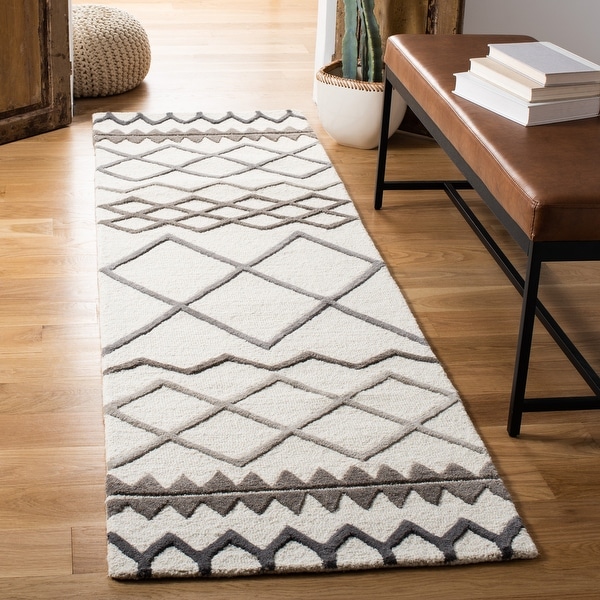 Safavieh Handmade Glamour Shameena Moroccan Wool Rug. Opens flyout.