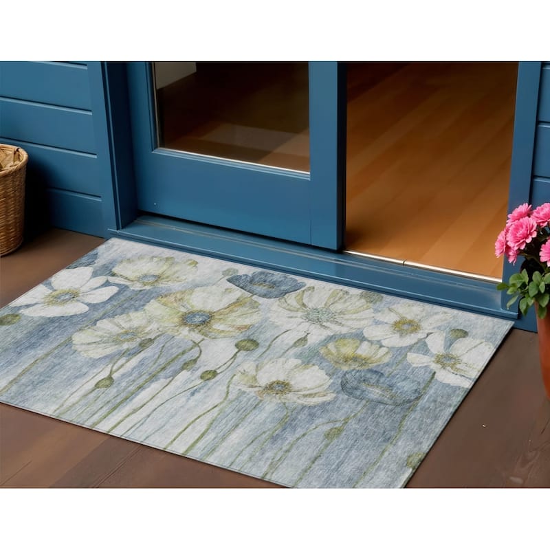 HomeRoots Floral Transitional Rectangle Outdoor Rug - 3' x 5'